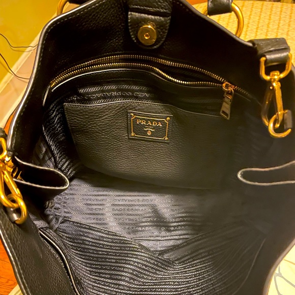 PRADA Leather Bag - Picture 4 of 9